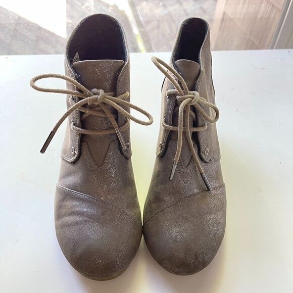 Toms Kala Metallic Wedge Ankle Bootie, 8.5 - Picture 3 of 8